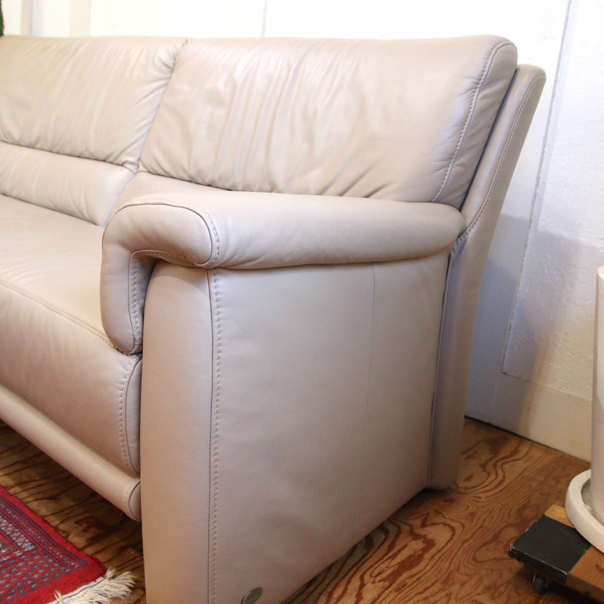 HR864 himolla ヒモラ オットマン 本革 総本革 ベージュ系 himolla