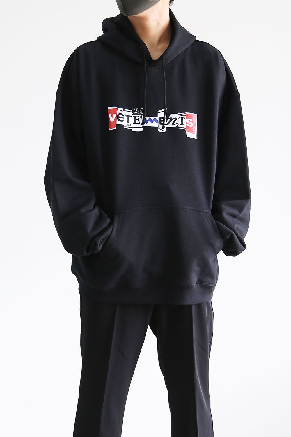 VETEMENTS - [ラスト1点 サイズXL] MIXED LOGO HOODIE / ブラック | Tempt