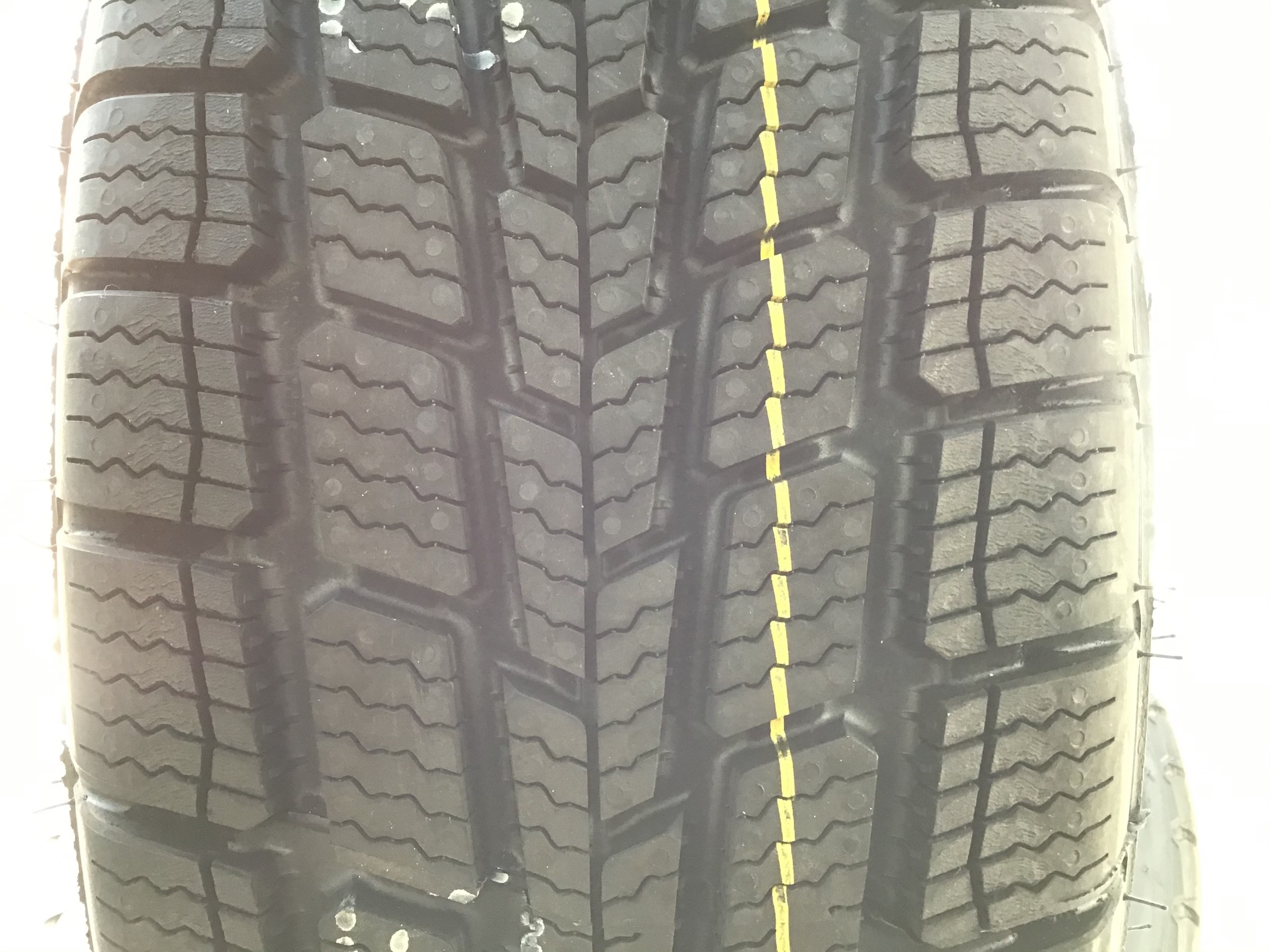 ◇オールシーズンタイヤ展示中◇ | 店舗おススメ情報 | タイヤ館 六日