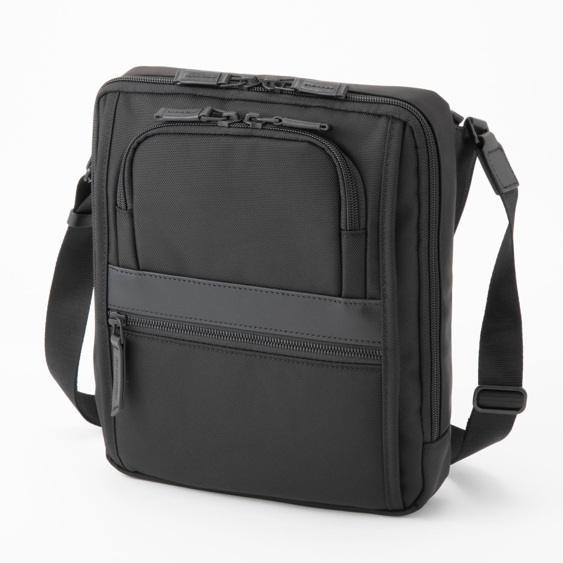 ZEST2 d | Horizontal Shoulder Bag M 81702 – ZERO HALLIBURTON