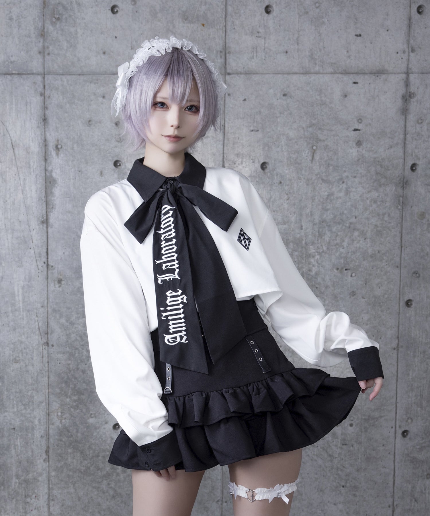 刺繍リボンネクタイ付きバイカラーシャツ– A AM STUDIO