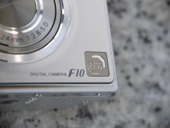 オールドデジカメの凱旋：富士フイルムFinePix F10（2005年