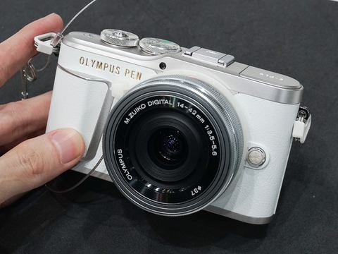 イベントレポート】【CP+】発売直前の「OLYMPUS PEN E-PL9」が並ぶ