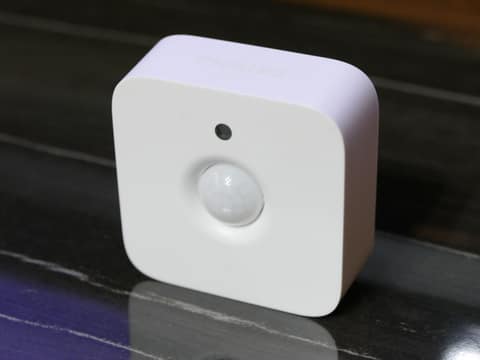 フィリップス、スマートLED照明“Hue”を動きでコントロールできる