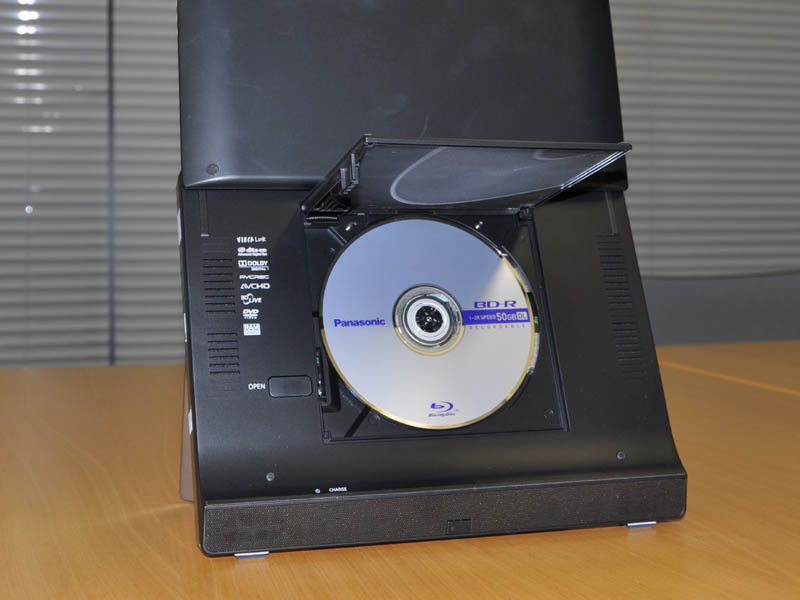 パナソニック、Blu-ray搭載のポータブル地デジテレビ