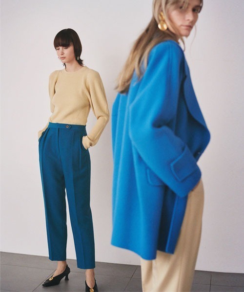 Mila Owen（ミラオーウェン）の「フラップポケットハーフ丈コクーン接