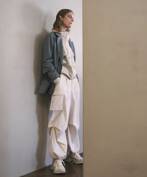 emmi（エミ）の「タックドロストフォルムカーゴパンツ（カーゴパンツ