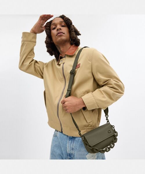 COACH（コーチ）の「チャーター フラップ クロスボディ 18（ショルダー