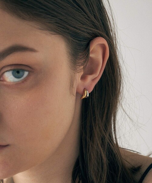 バイカラー ダブルライン ピアス（ピアス（両耳用））｜ete（エテ）の