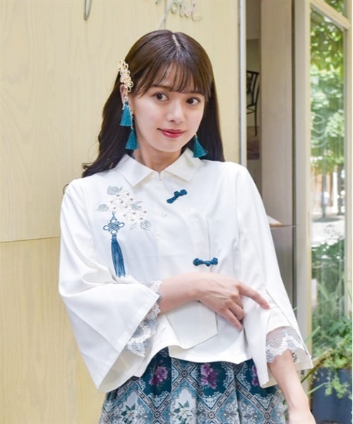 axes femme（アクシーズファム）の「ジャスミン刺繍チャイナブラウス