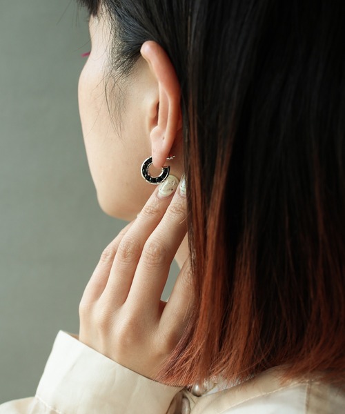 e.m.（イーエム）の「シルバー925ブラックジルコニア埋め込み