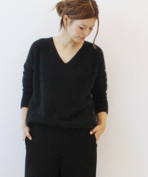 Deuxieme Classe（ドゥーズィエムクラス）の「FUWAシャギーVネックプル