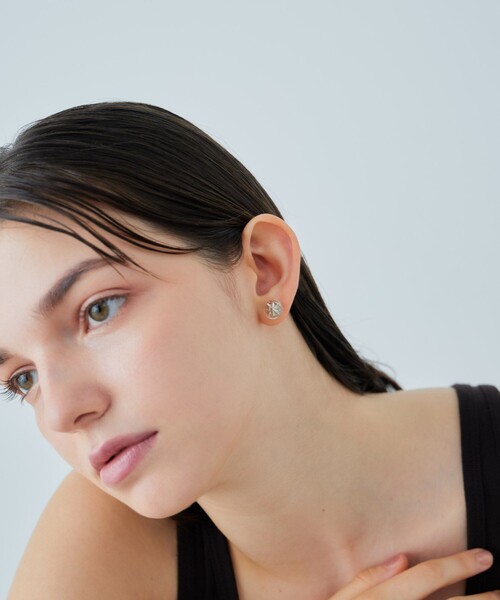 ete（エテ）の「[オーナメントピアス] スノードーム（ピアス（片耳用