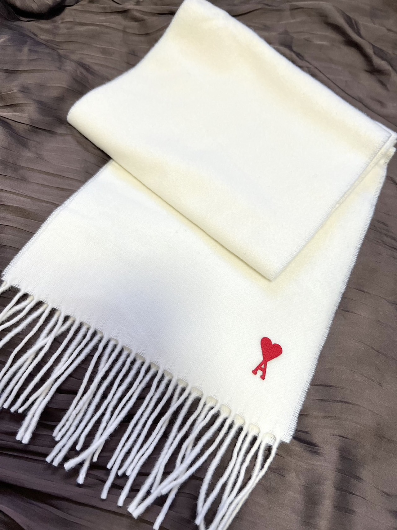 ミス週刊少年マガジン・斉藤里奈】モテ確実♡「AMI PARIS」の白