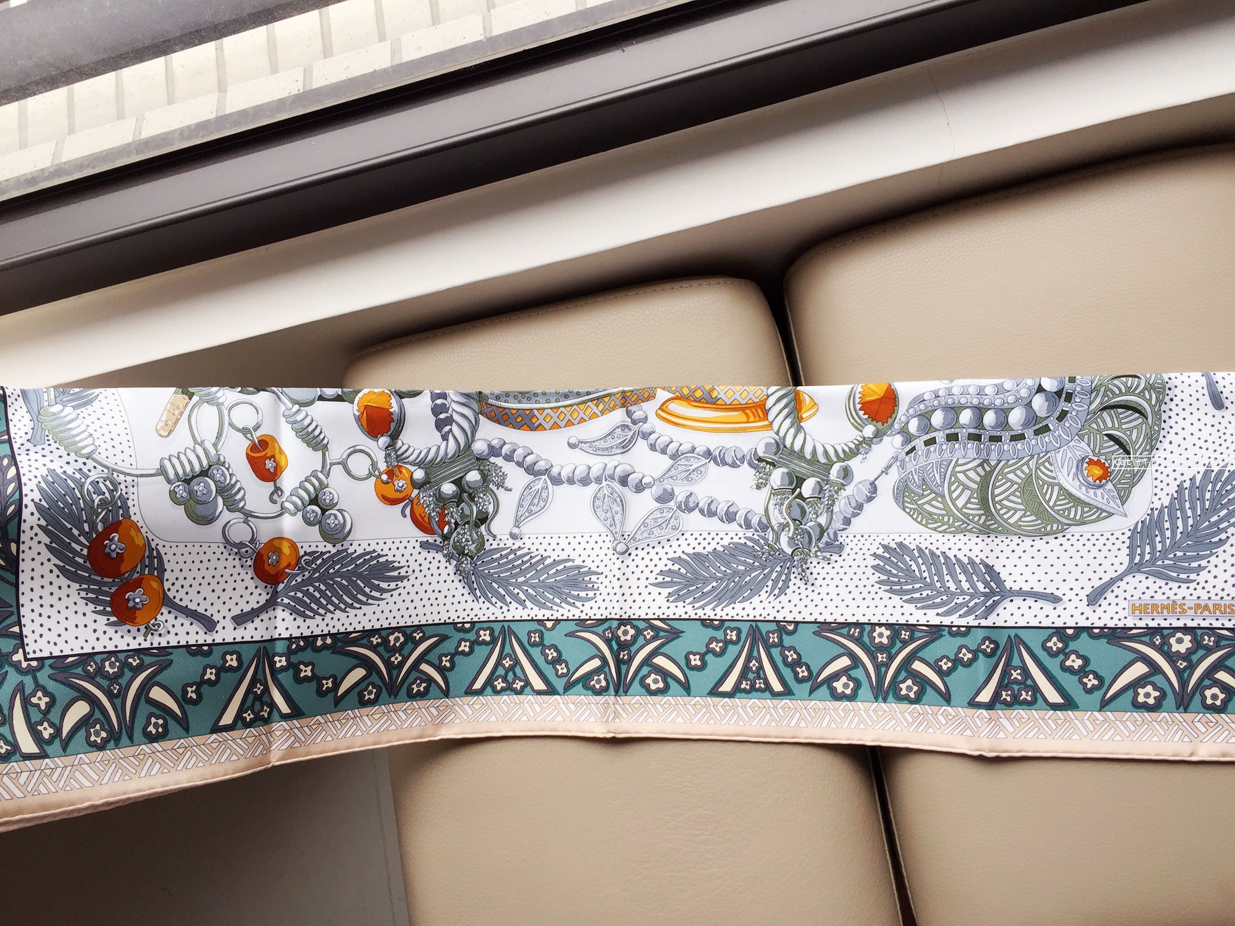 エルメス)カレ90《Zenobieパルミラの女王ゼノビア》スカーフ (HERMES