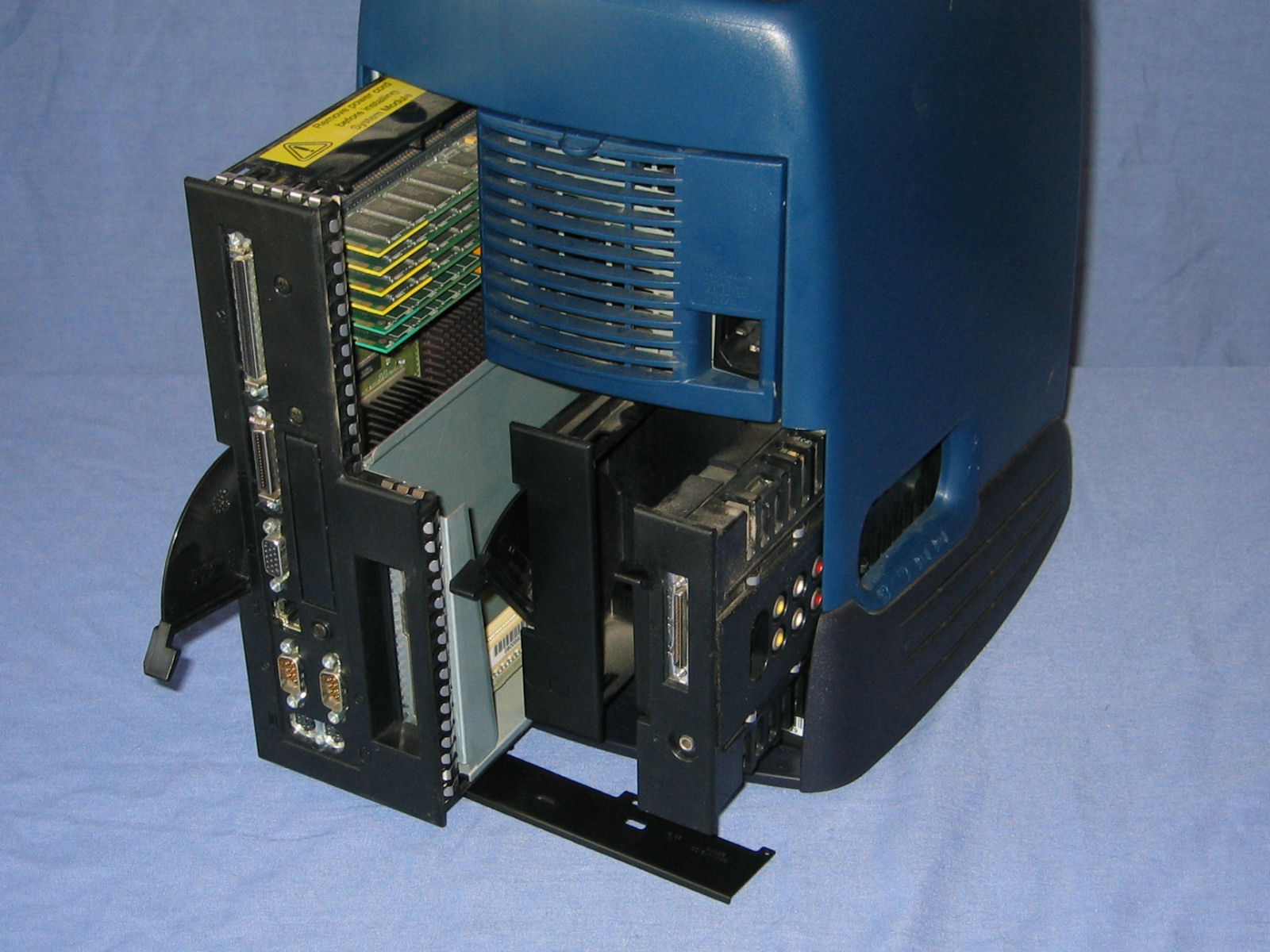 SGI O2 - computers.popcorn.cx