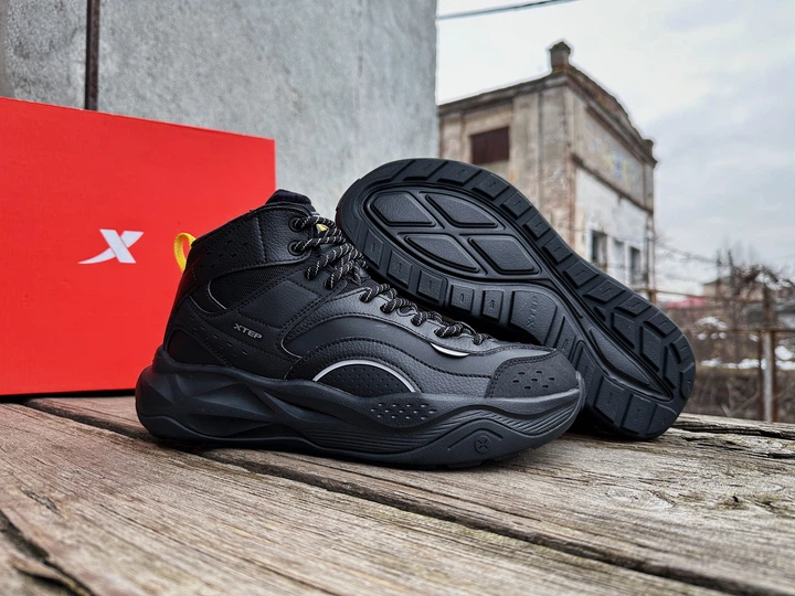 Мужские зимние кроссовки на меху Xtep Retro Shoes 977419370037