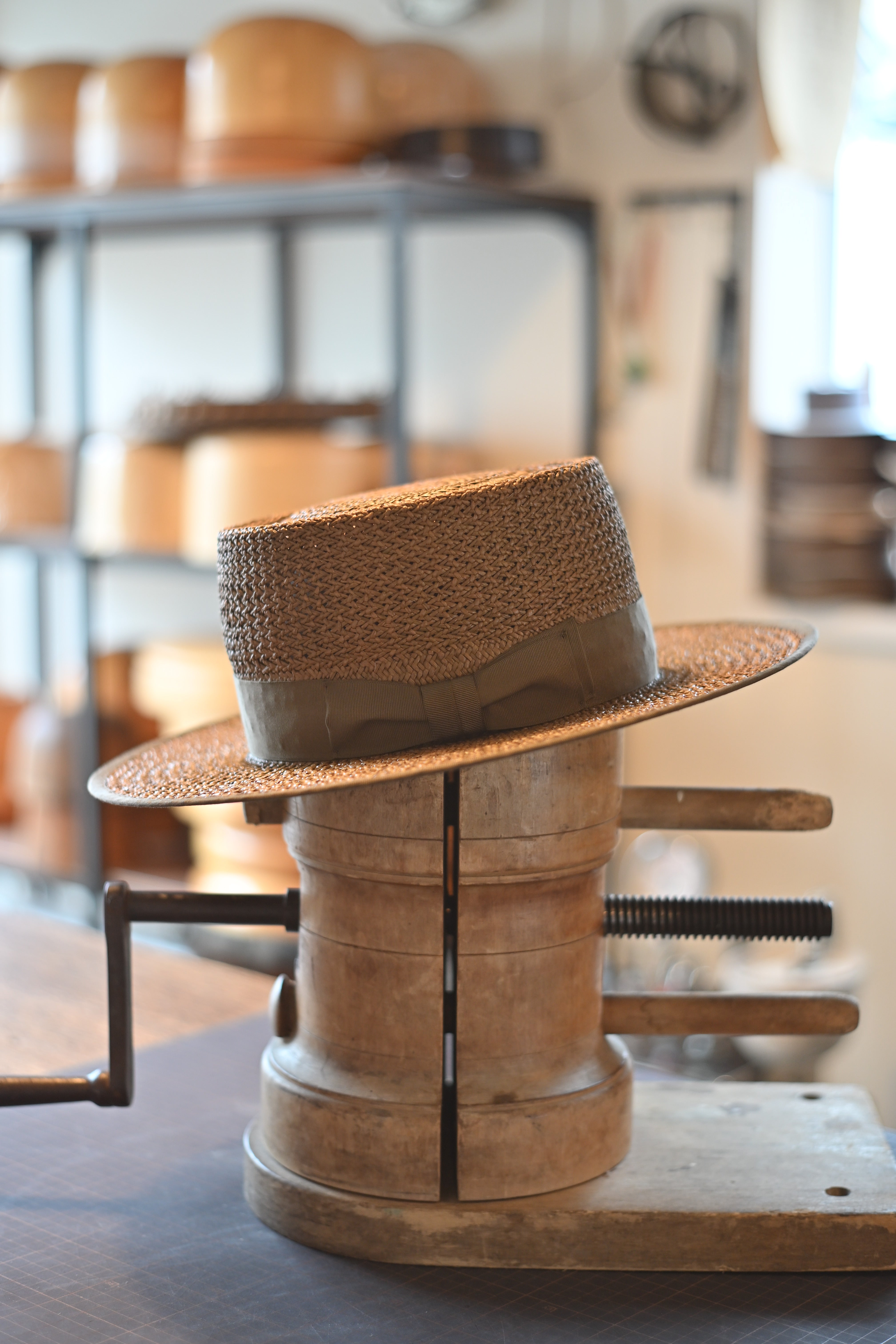 HAT – CROWTED HATTERS