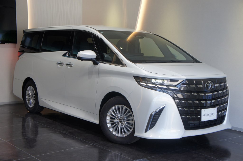 展示車でも見たことのない幻の廉価グレード！トヨタ新型アルファード