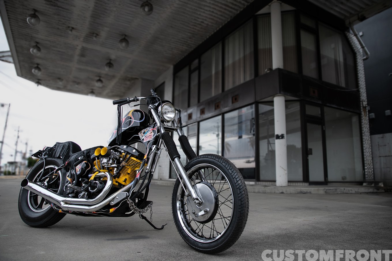 ブートレグのコーンショベルヘッドのアウトローチョッパー FL 1970年