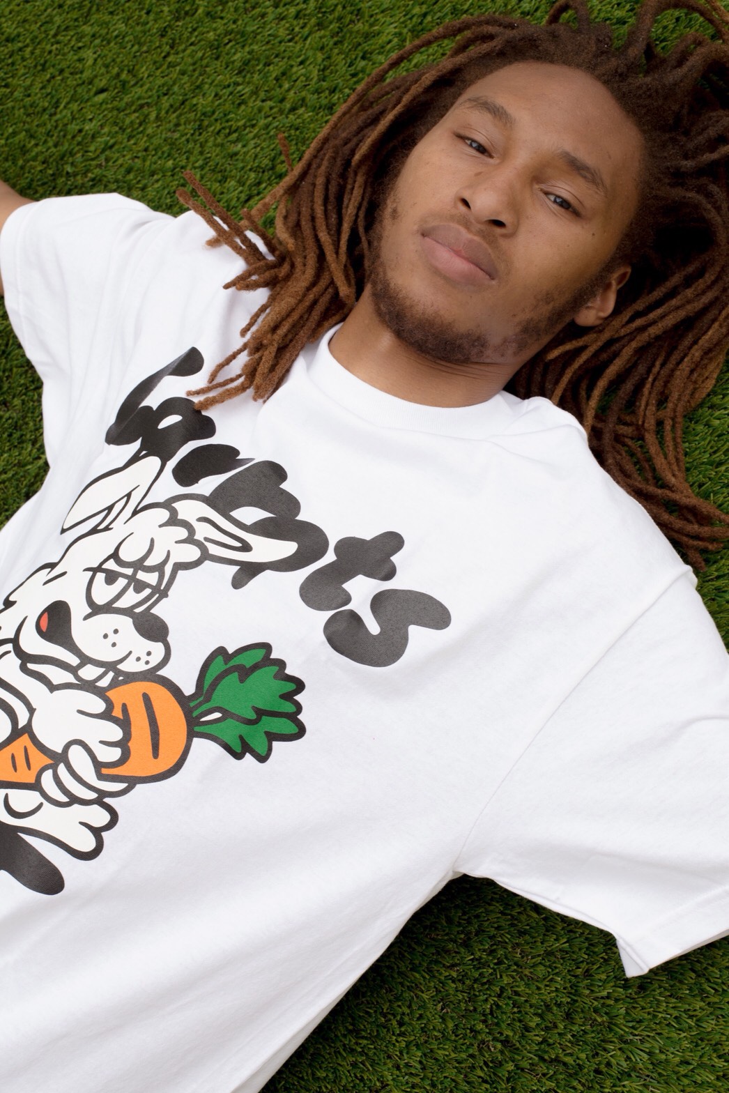 04 Limited Sazabys×Carrots×VerdyコラボTシャツのビジュアルを