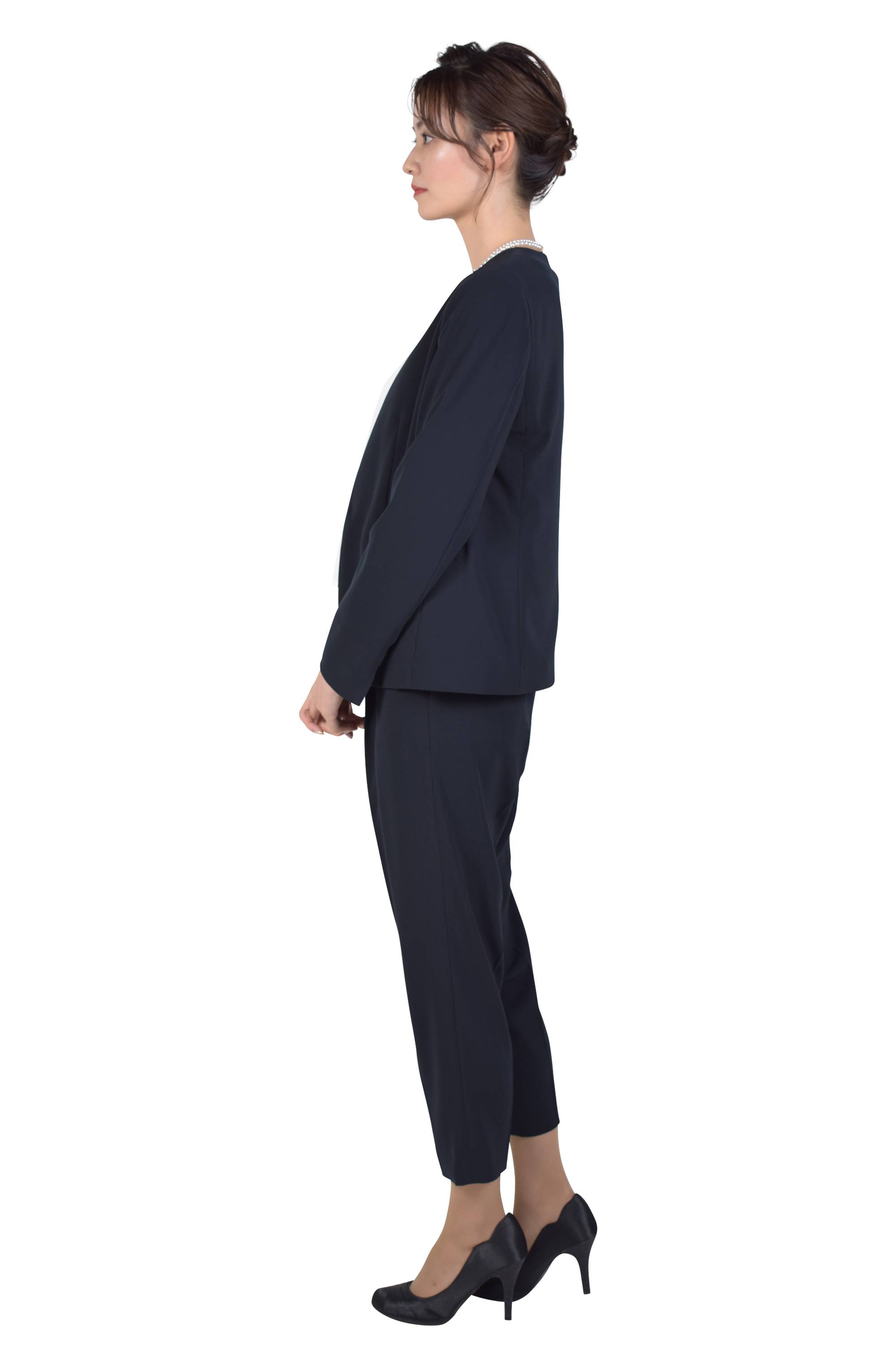 自由区 上品ネイビーパンツスーツセット (M〜L) をレンタル - 結婚式