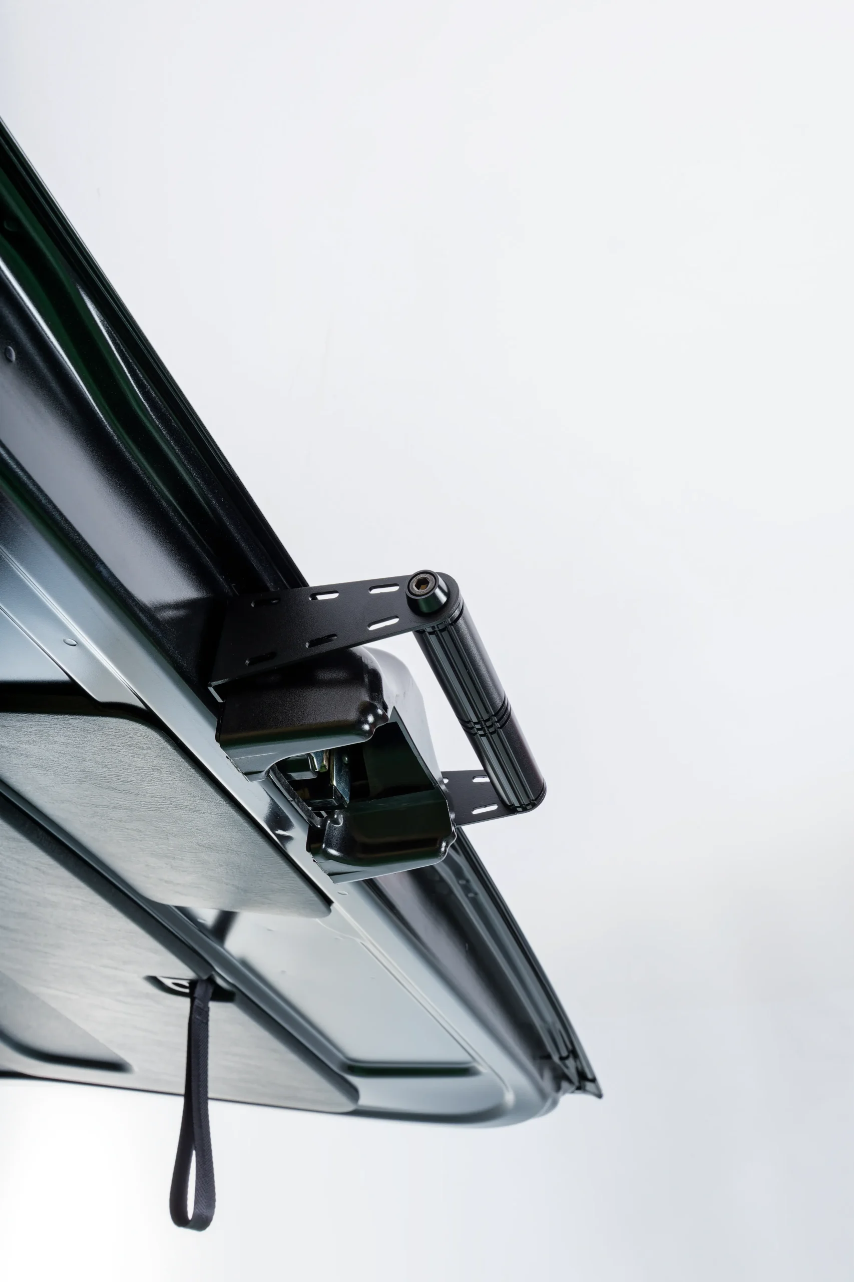 ハイエース リアゲート開閉アシストグリップ | HEARTS | ハーツ 公式サイト