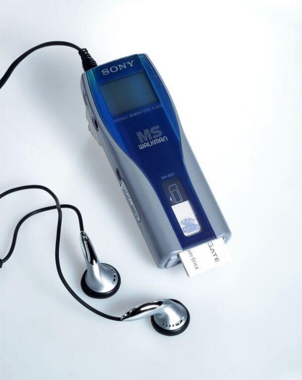 Sony Memory Stick Walkman NW-MS7 | V&A Explore The Collections