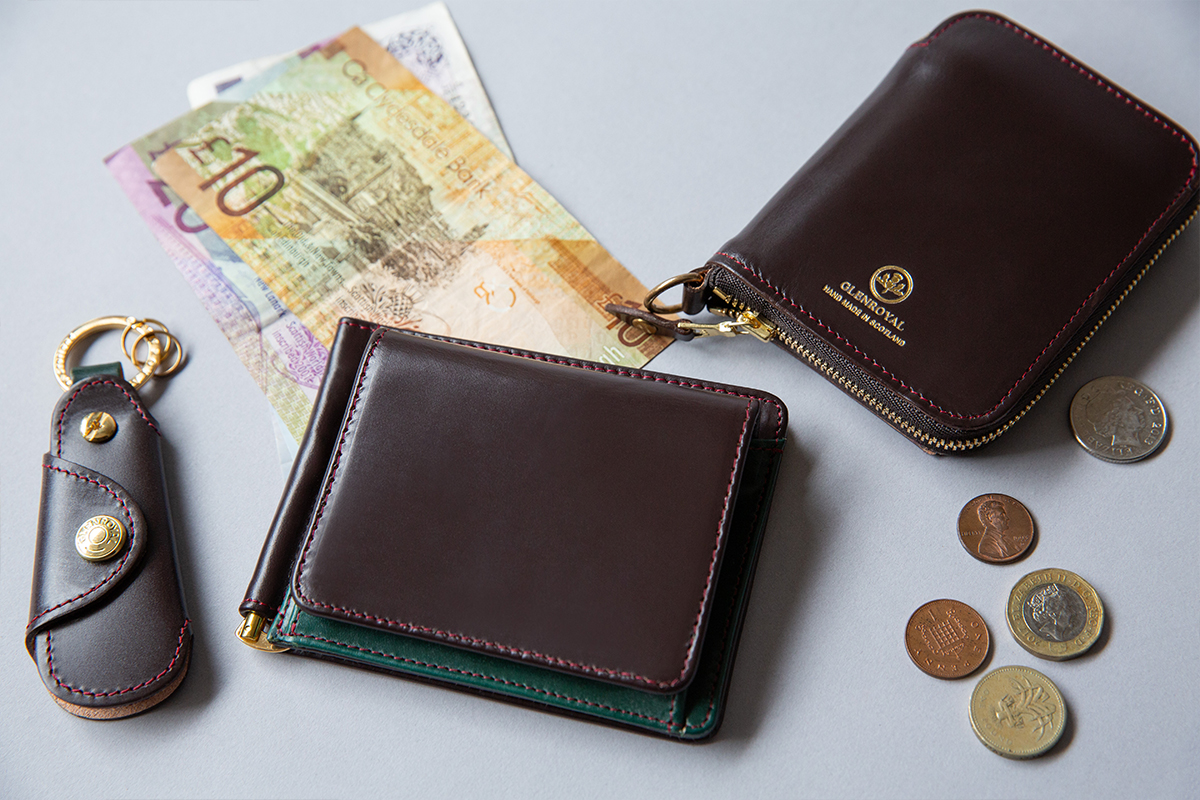 遊び心と上品さが共存する季節限定カラー - ブライドルレザーの名門