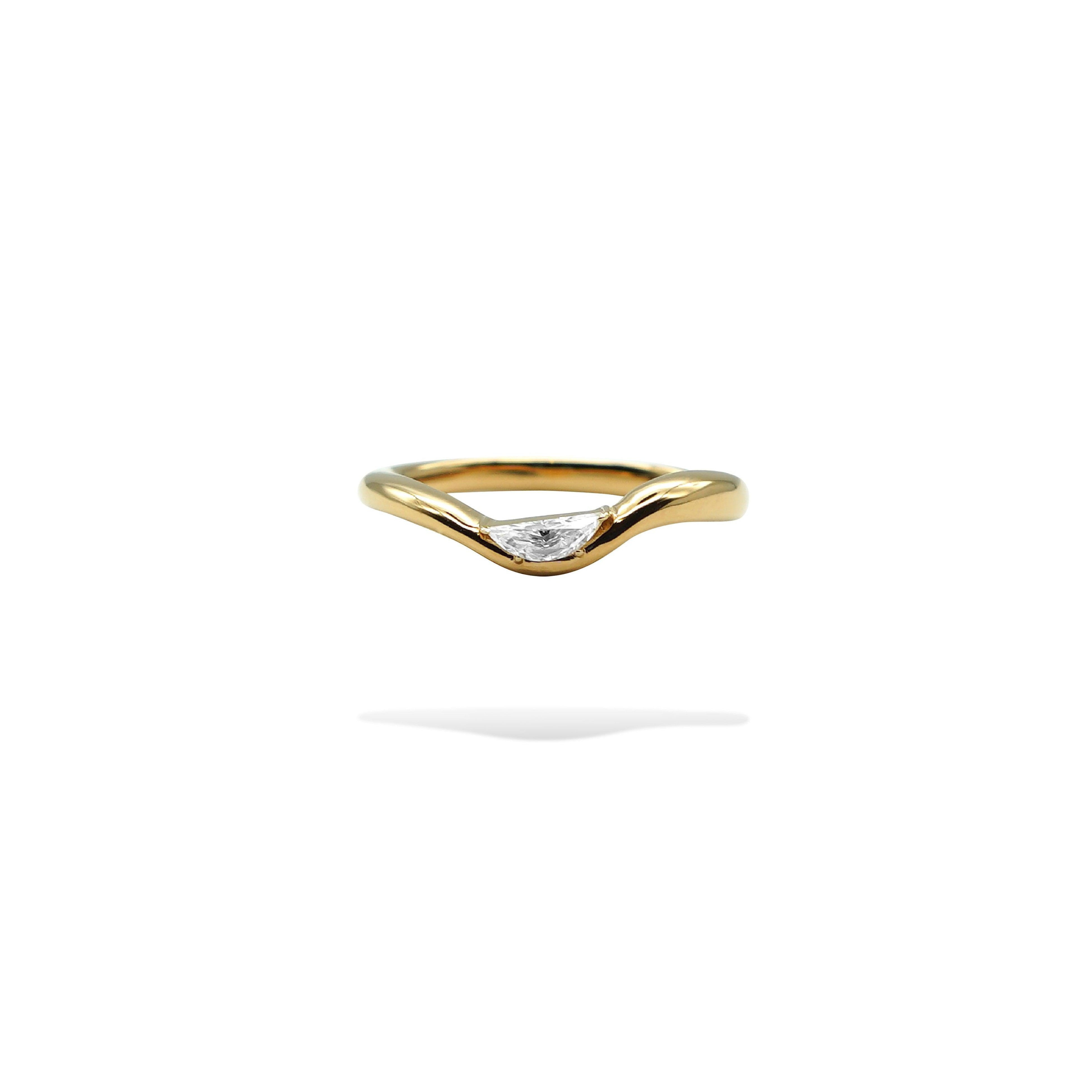 Half Moon curva ring – GYPPHY