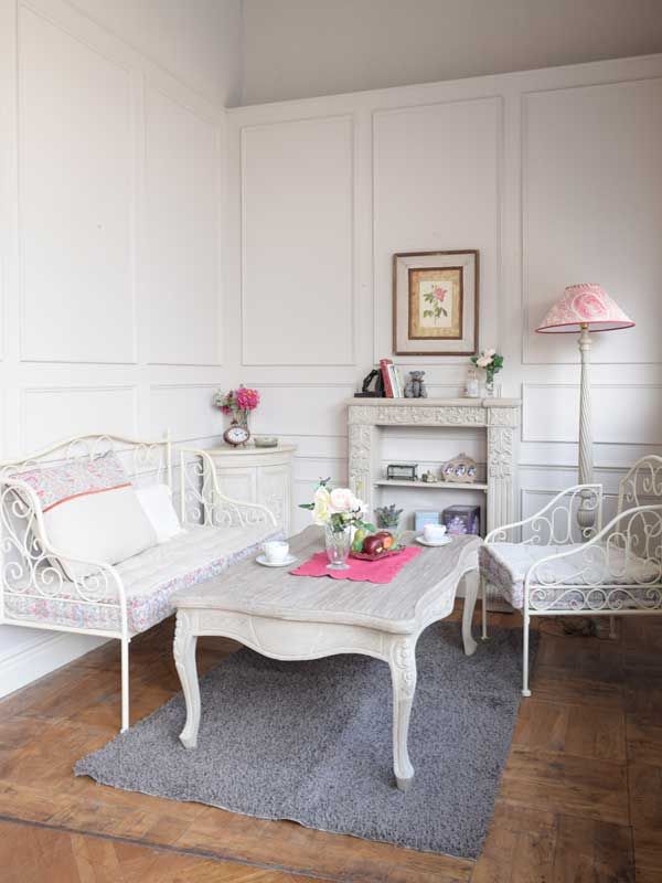 フランスから届いたペイントのアンティーク風コーヒーテーブル（Law