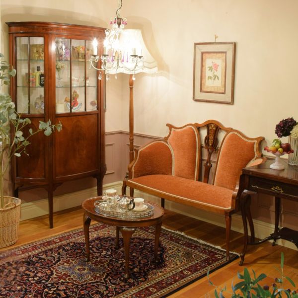 英国アンティークの美しいセティ、 象嵌細工が美しいマホガニーの