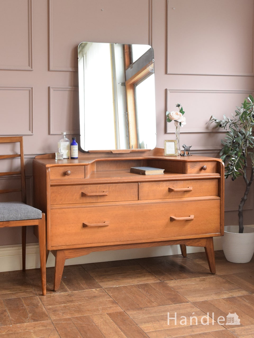 アンティークのおしゃれなドレッサー、チェストの上に鏡が付いたオーク