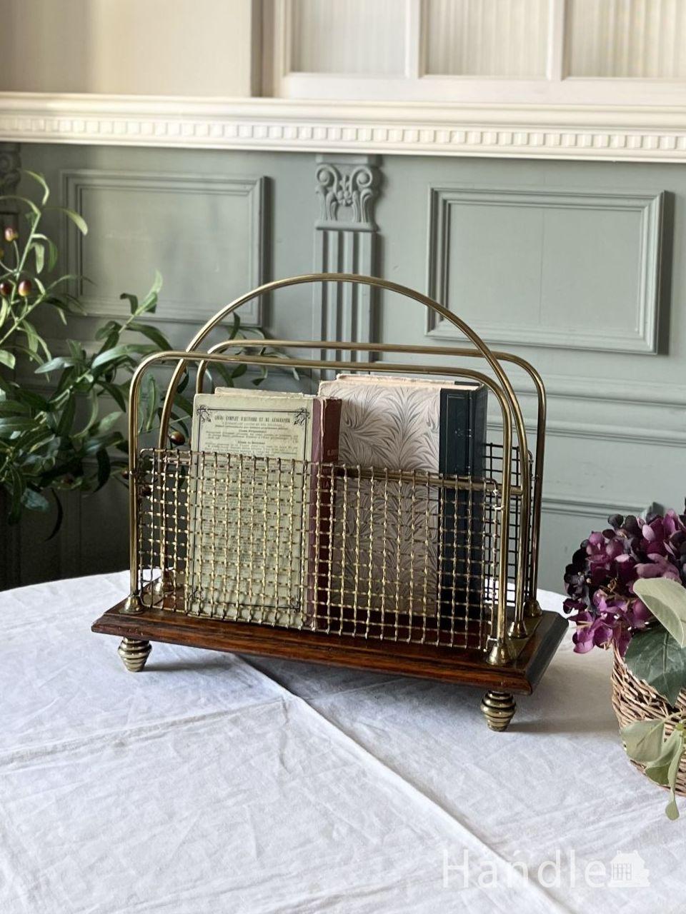 小さなアンティークフランス家具、持ち手にも装飾が付いたマガジン