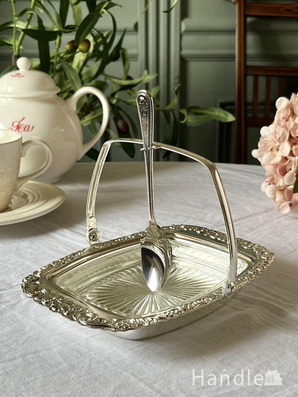 滑らかなミルクガラスをそのまま楽しむ、美しいガラスコンポート(m