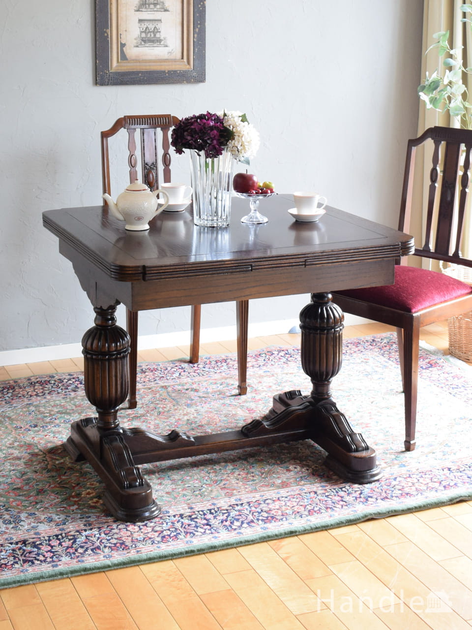 イギリスから届いたアンティークのおしゃれなテーブル、オールドパイン