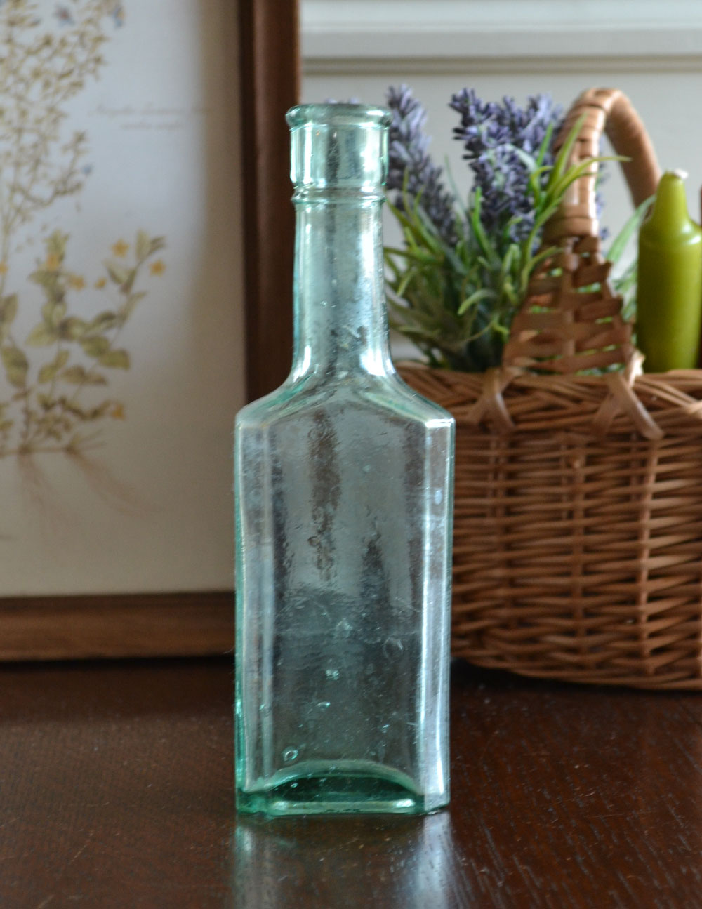 1920年代のイギリスアンティーク 気泡入りのシンプルなガラスボトル