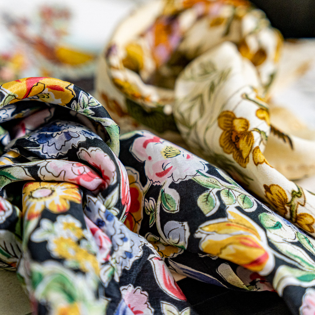 ARCHIVIO J.M.Ribot 2022SS Flower Silk Scarf | HUES 福岡セレクト
