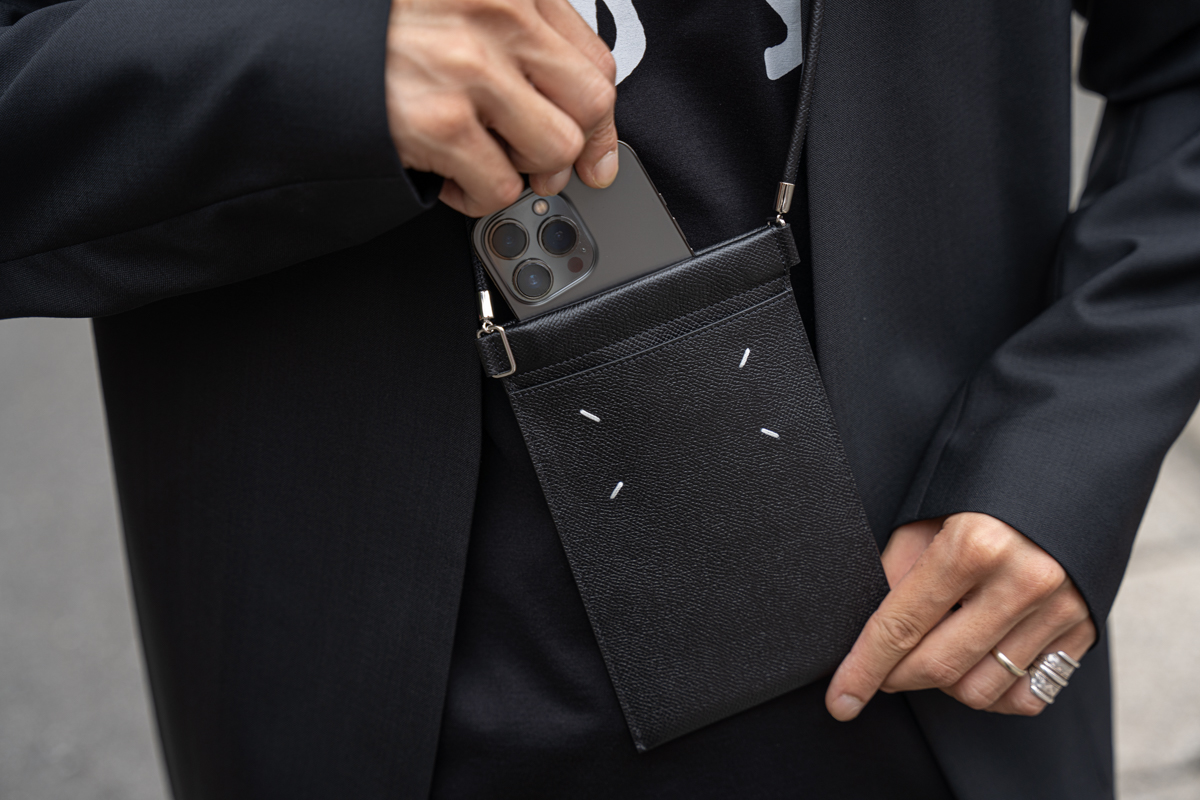 メゾンマルジェラのレザードキュメントホルダー【YouTube解説付き