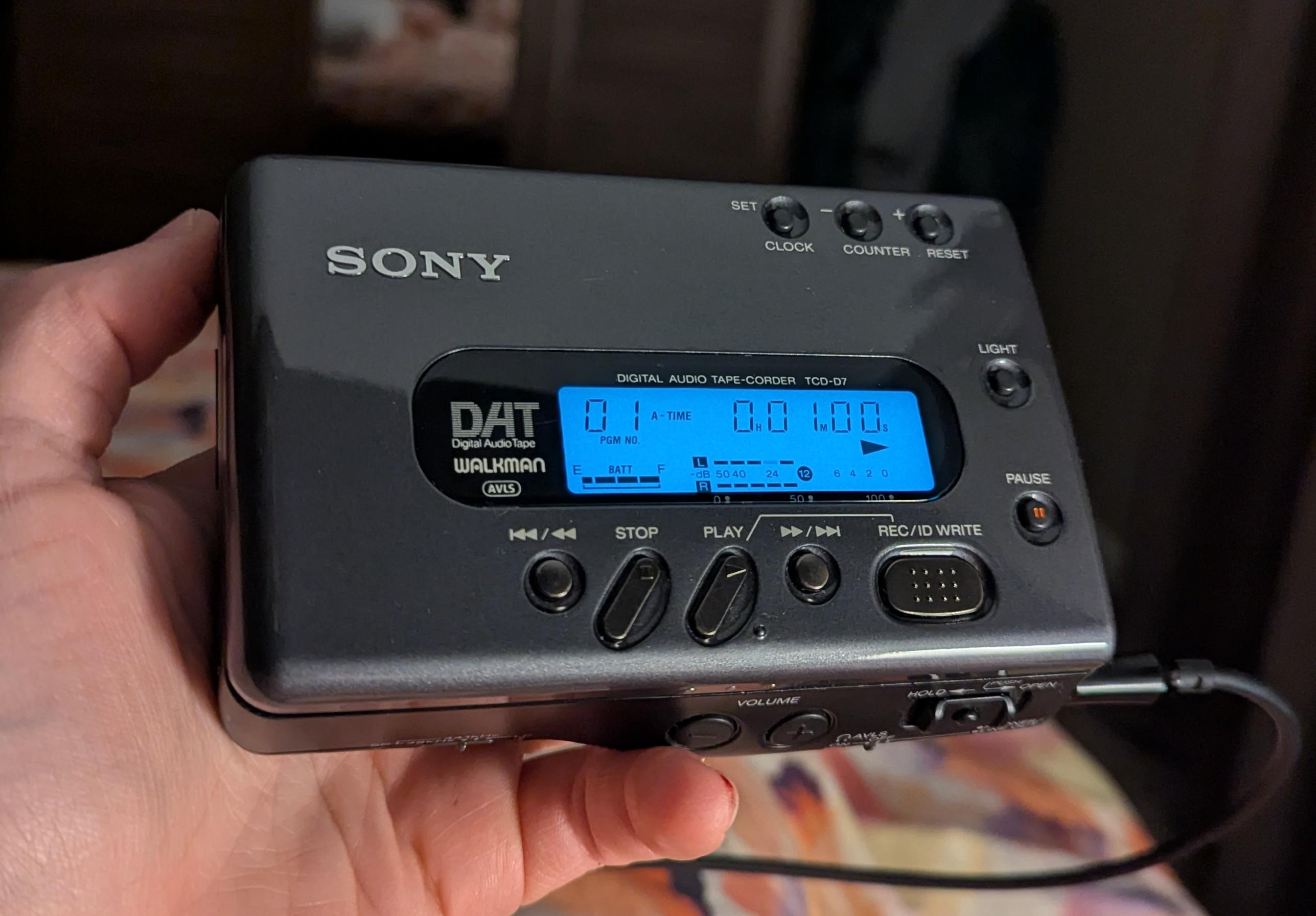Sony TCD D7/8 DAT Walkman : r/walkman