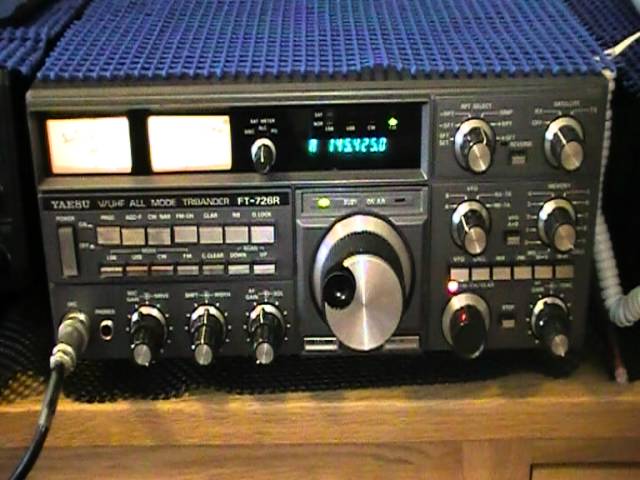 YAESU FT-726R CLASSIC 2M/70CM BASE STATION - YouTube