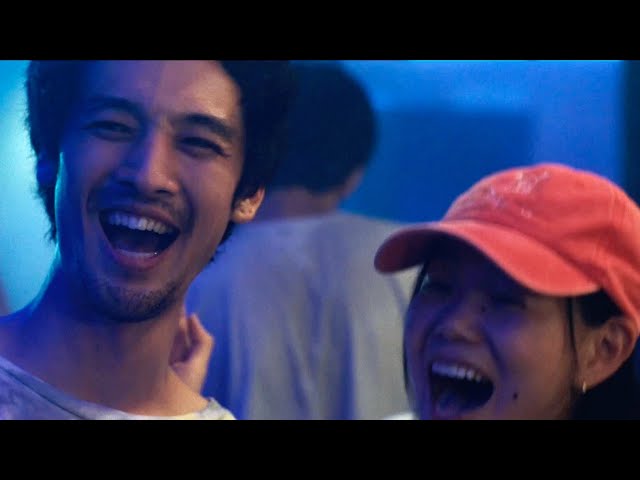 5年前に出会った今は亡き妻の赤い帽子を探す旅／映画『SUPER HAPPY