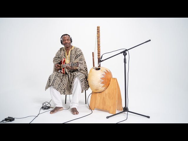 West African Kora & Guitar by Mamadou Doumbia ママドゥ・ドゥンビア