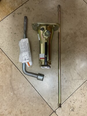 2004 Suzuki Grand Vitara XL-7 Tire Jack and Tools | eBay