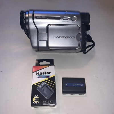 Sony CCD-TRV138 NTSC Hi8 Handycam Camcorder/ Video Transfer *No