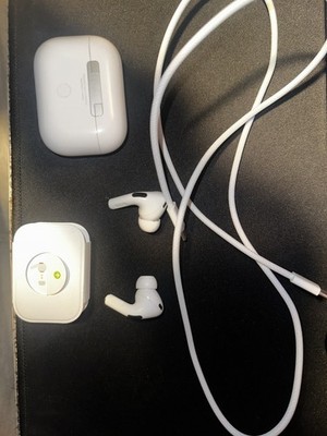 Apple AirPods Pro (2nd generation) with MagSafe Case (USB‑C