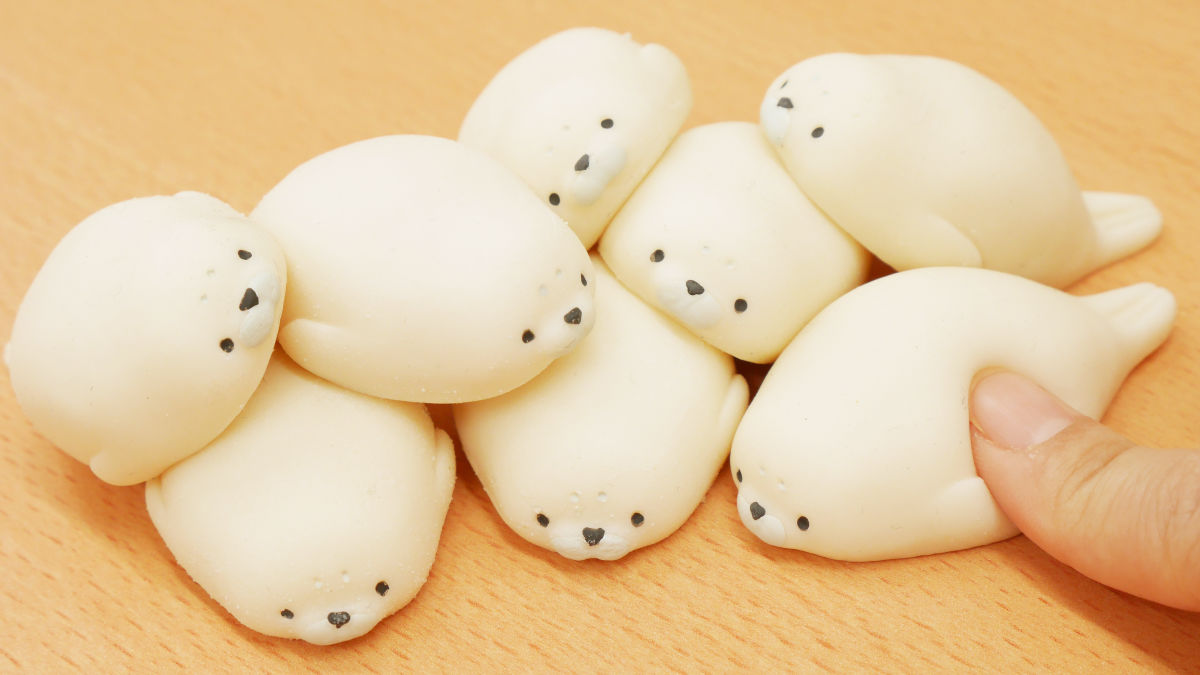 つきたてのお餅みたいなもちプニ触感の「やわらかフィギュア(あざらし