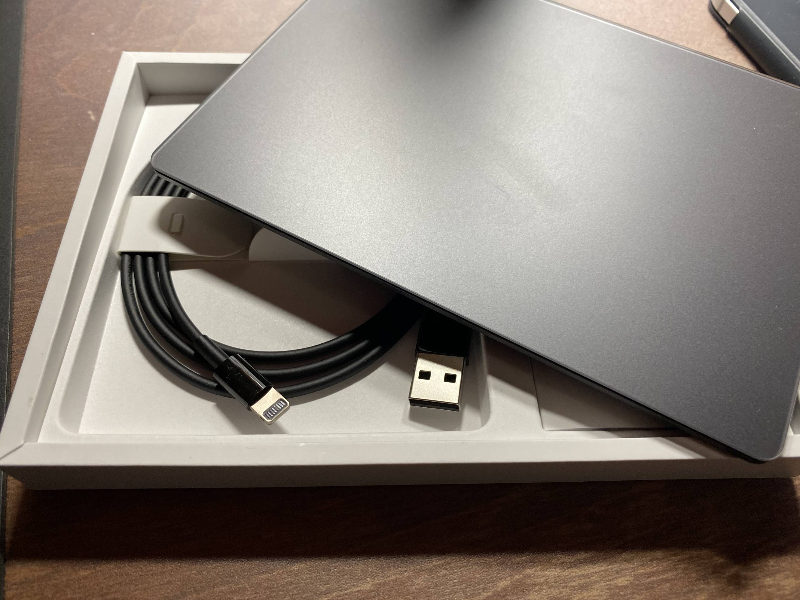 My Magic Trackpad 2 in space gray came with the black lightning