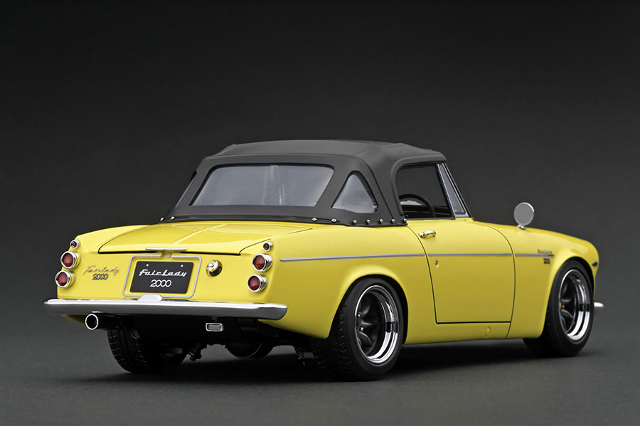 IG2714 1/18 DATSUN Fairlady 2000 (SR311) Yellow With Engine | LINE