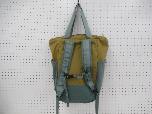 ウルトラライト・ブラックホール・トート・パック 27L | アウトドア